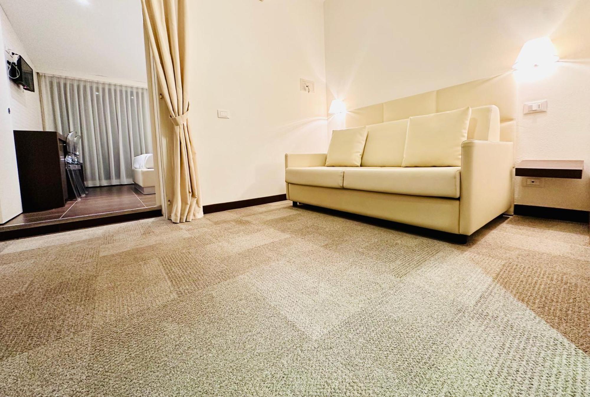 Hotel Miramare - Spa & Suites - Free Breakfast & Brunch Until 13-00 Cervia Room photo